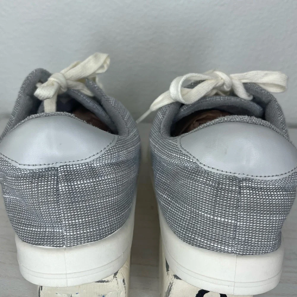 NWOT Roxy Pierview Gray Canvas Lace Up Low Top Cushion Sneakers Size 9